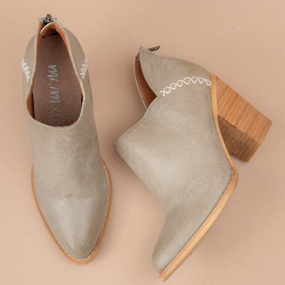 🌼 Gray Ankle Bootie 🌸